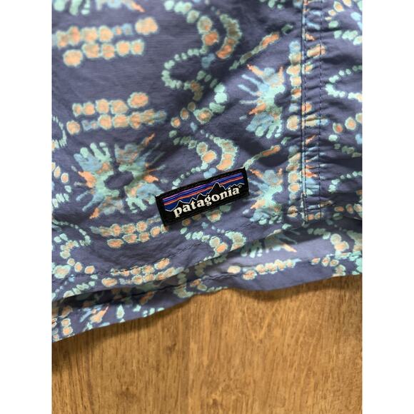 Patagonia Women's Baggies Shorts Size Small, 5 Inch Inseam Blue Pattern - Picture 3 of 5